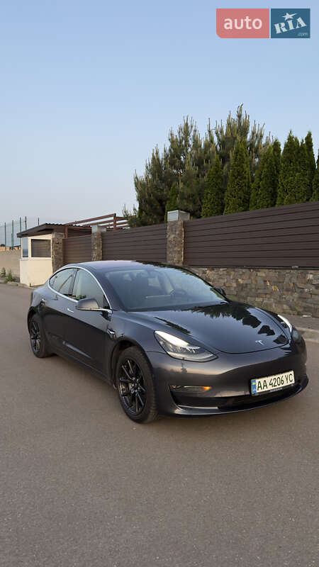 Tesla Model 3 2018