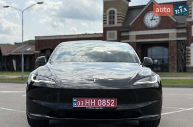 Седан Tesla Model 3 2024 в 