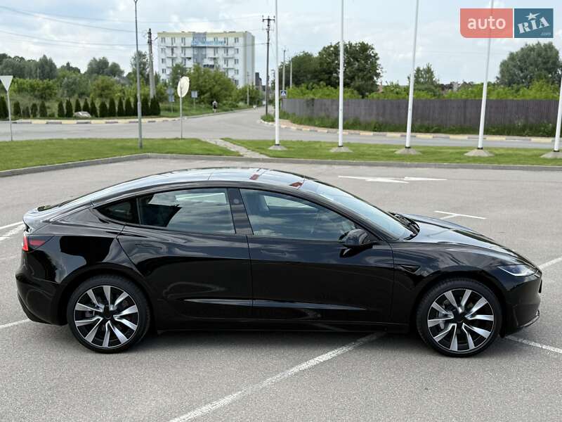 Седан Tesla Model 3 2024 в Киеве