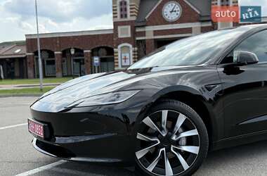 Седан Tesla Model 3 2024 в 