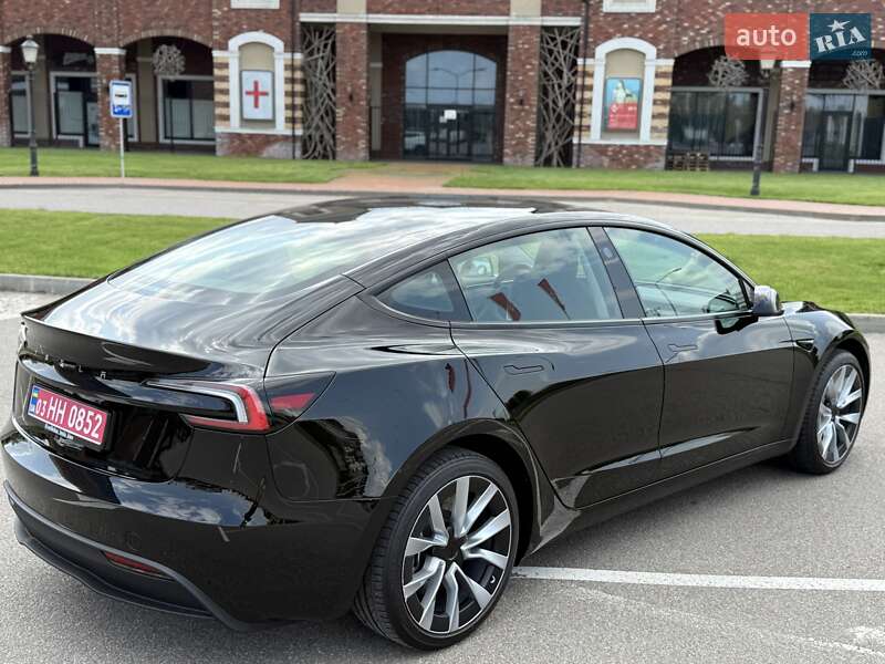 Седан Tesla Model 3 2024 в Киеве