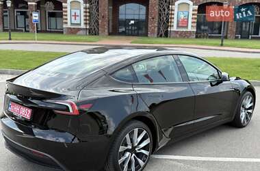 Седан Tesla Model 3 2024 в 