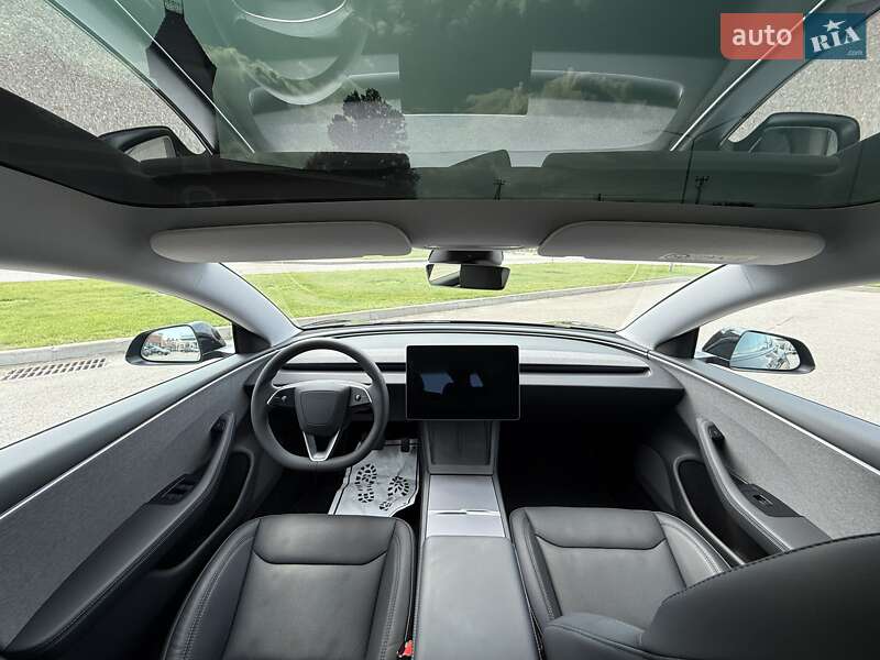 Седан Tesla Model 3 2024 в Киеве