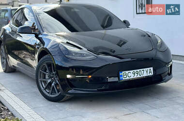Седан Tesla Model 3 2022 в Львові