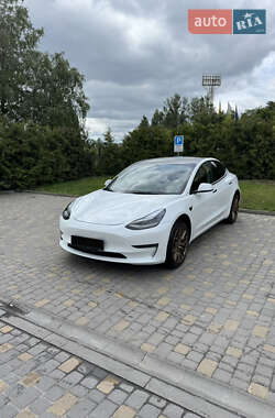 Седан Tesla Model 3 2022 в Львові
