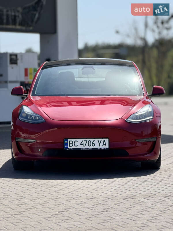 Седан Tesla Model 3 2022 в Киеве