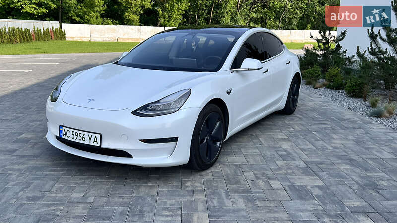 Tesla Model 3 2020