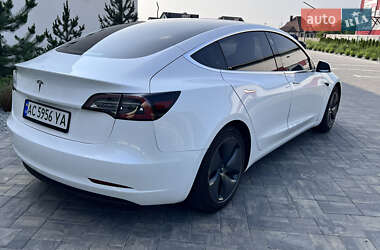 Седан Tesla Model 3 2020 в 
