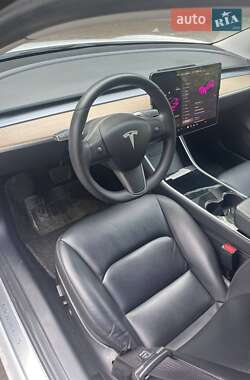 Седан Tesla Model 3 2019 в Березному