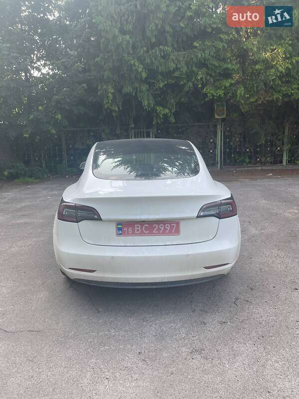 Седан Tesla Model 3 2019 в Березному