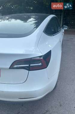 Седан Tesla Model 3 2019 в Березному