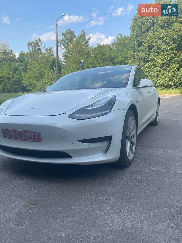 Седан Tesla Model 3 2019 в Березному