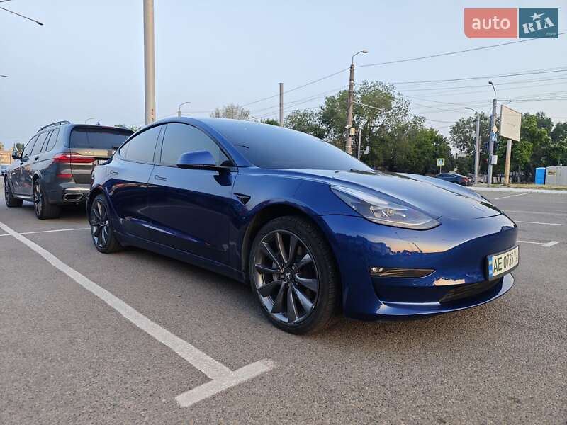 Седан Tesla Model 3 2021 в Дніпрі