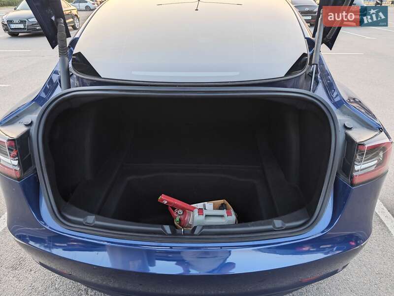 Седан Tesla Model 3 2021 в Дніпрі