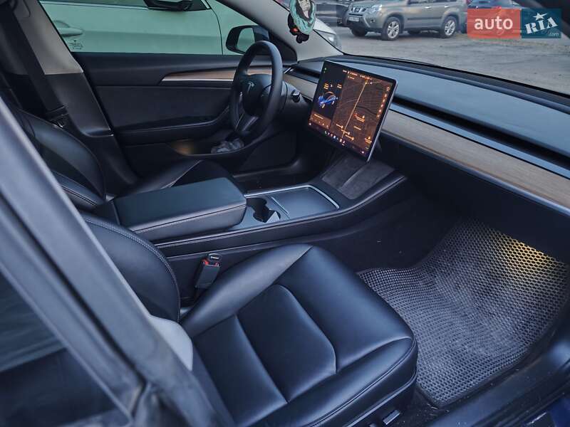 Седан Tesla Model 3 2021 в Дніпрі