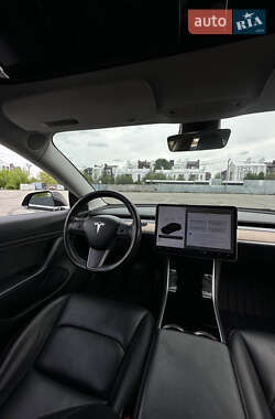 Седан Tesla Model 3 2018 в 