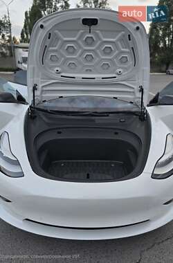 Седан Tesla Model 3 2019 в Миргороді
