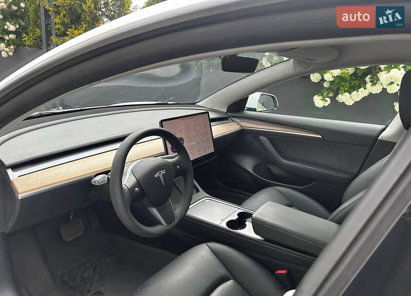 Седан Tesla Model 3 2021 в Бориславе