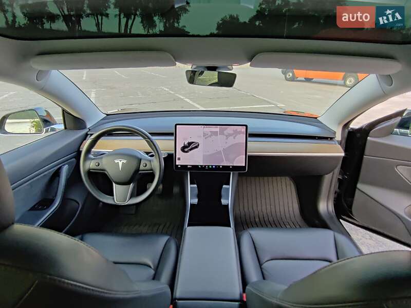 Седан Tesla Model 3 2019 в Києві