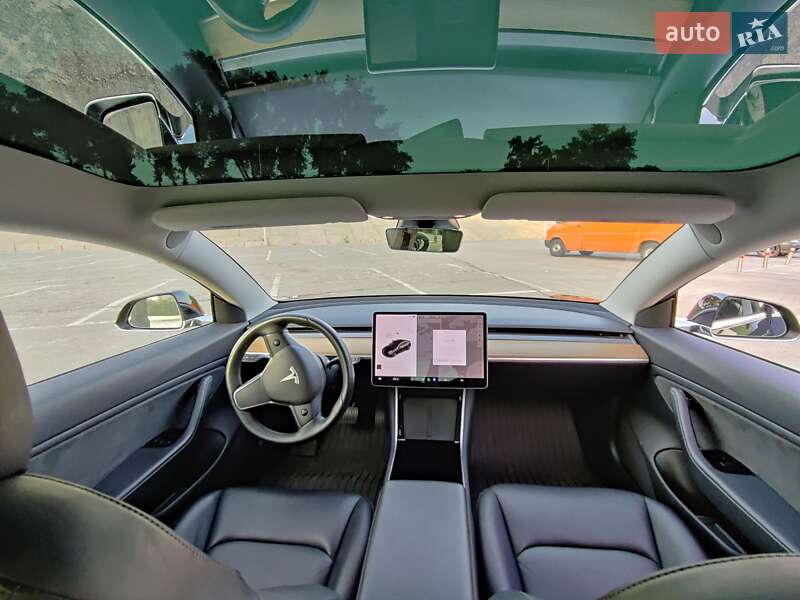 Седан Tesla Model 3 2019 в Києві