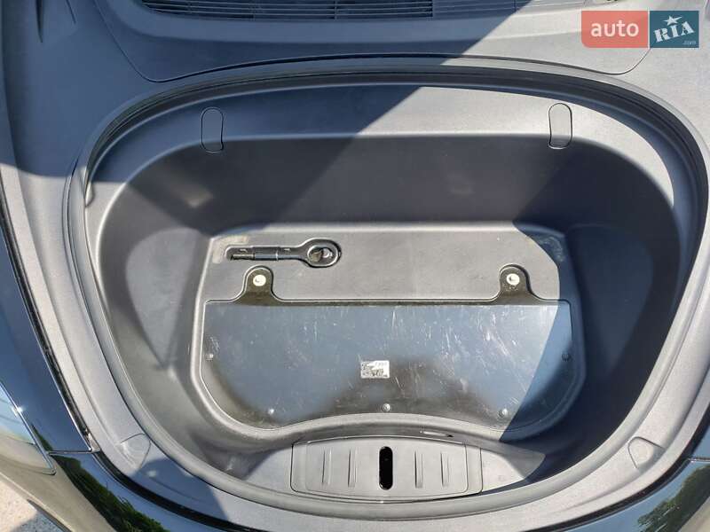 Седан Tesla Model 3 2019 в Києві