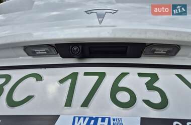Седан Tesla Model 3 2020 в 