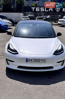Седан Tesla Model 3 2021 в Киеве