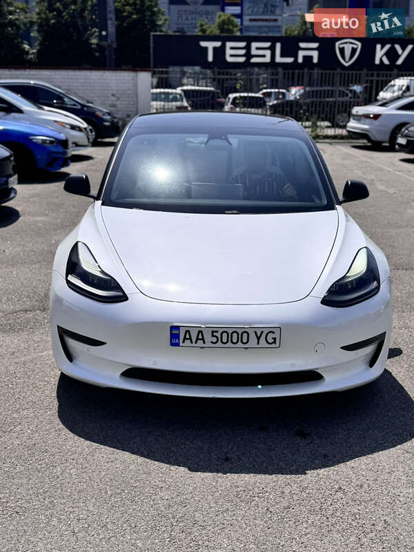 Tesla Model 3 2021
