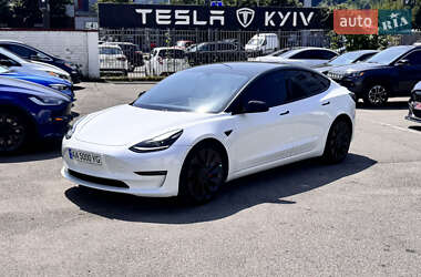Седан Tesla Model 3 2021 в 