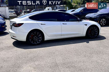 Седан Tesla Model 3 2021 в 