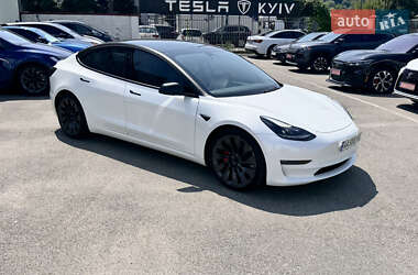 Седан Tesla Model 3 2021 в 