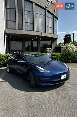 Седан Tesla Model 3 2018 в 