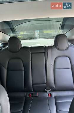 Седан Tesla Model 3 2018 в 