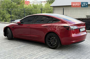 Седан Tesla Model 3 2021 в 