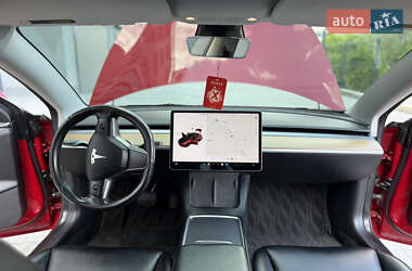 Седан Tesla Model 3 2021 в 