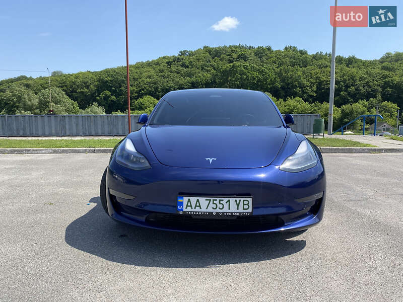 Седан Tesla Model 3 2022 в Киеве