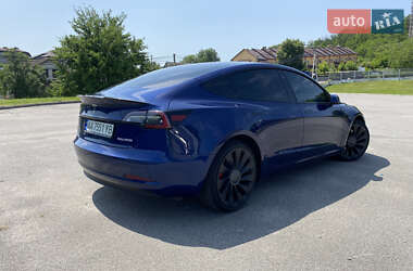 Седан Tesla Model 3 2022 в 