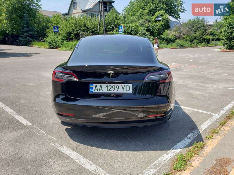 Седан Tesla Model 3 2019 в Києві