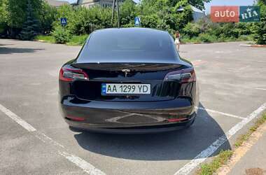Седан Tesla Model 3 2019 в 