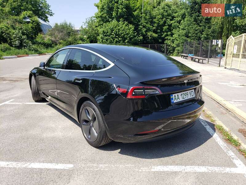 Седан Tesla Model 3 2019 в Києві