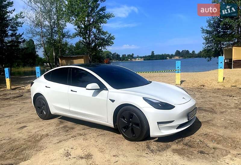 Седан Tesla Model 3 2022 в Харкові