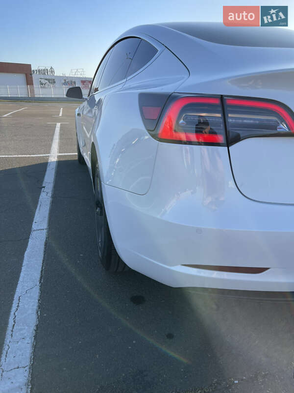 Седан Tesla Model 3 2018 в Одессе