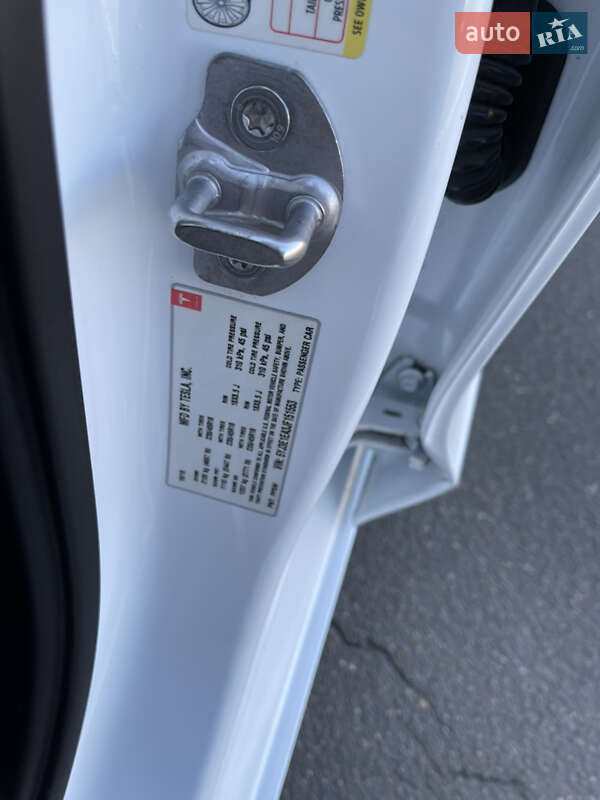 Седан Tesla Model 3 2018 в Одессе