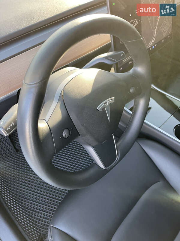 Седан Tesla Model 3 2018 в Одессе