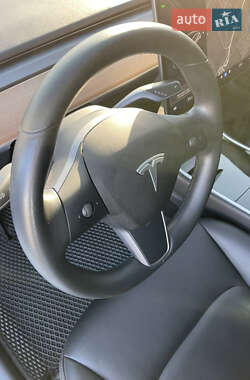 Седан Tesla Model 3 2018 в 