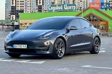 Седан Tesla Model 3 2021 в 