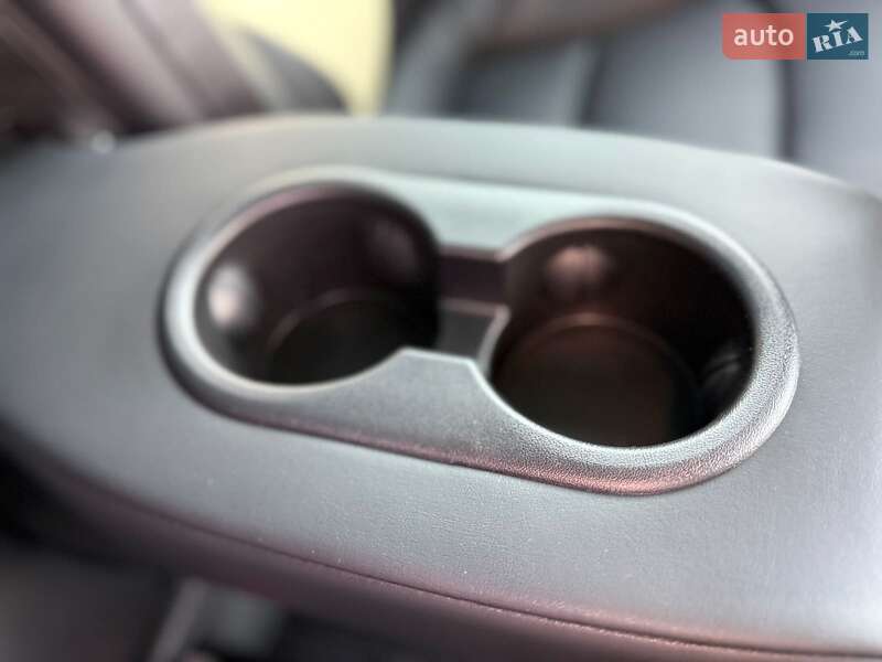Седан Tesla Model 3 2021 в Одессе