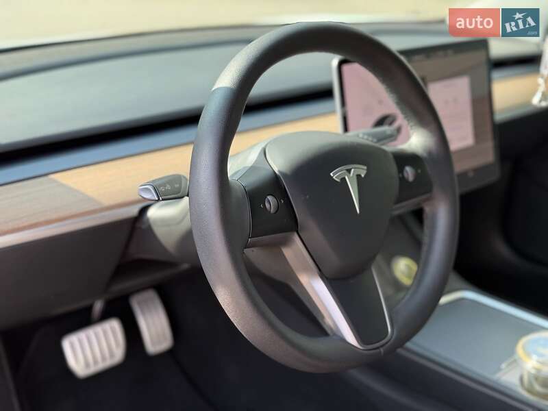 Седан Tesla Model 3 2021 в Одессе