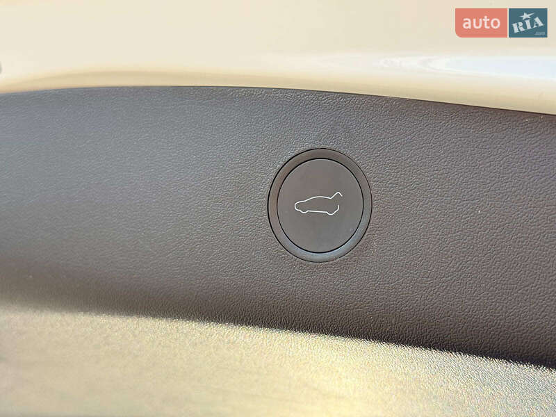 Седан Tesla Model 3 2021 в Одессе