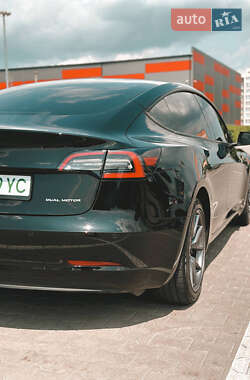 Седан Tesla Model 3 2021 в 